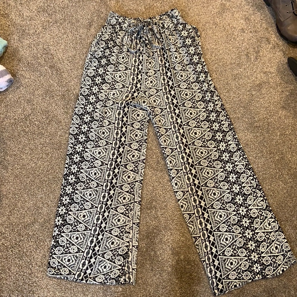 Patterned flowy pants